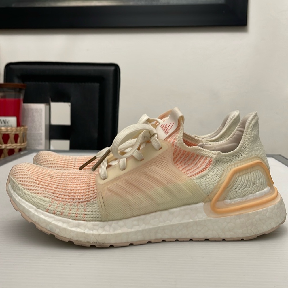 ADIDAS UTRABOOST 19 RUNNING SNEAKERS WOMENS SIZE 8